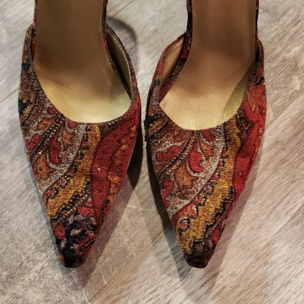Red Heels - Picture 4 of 7